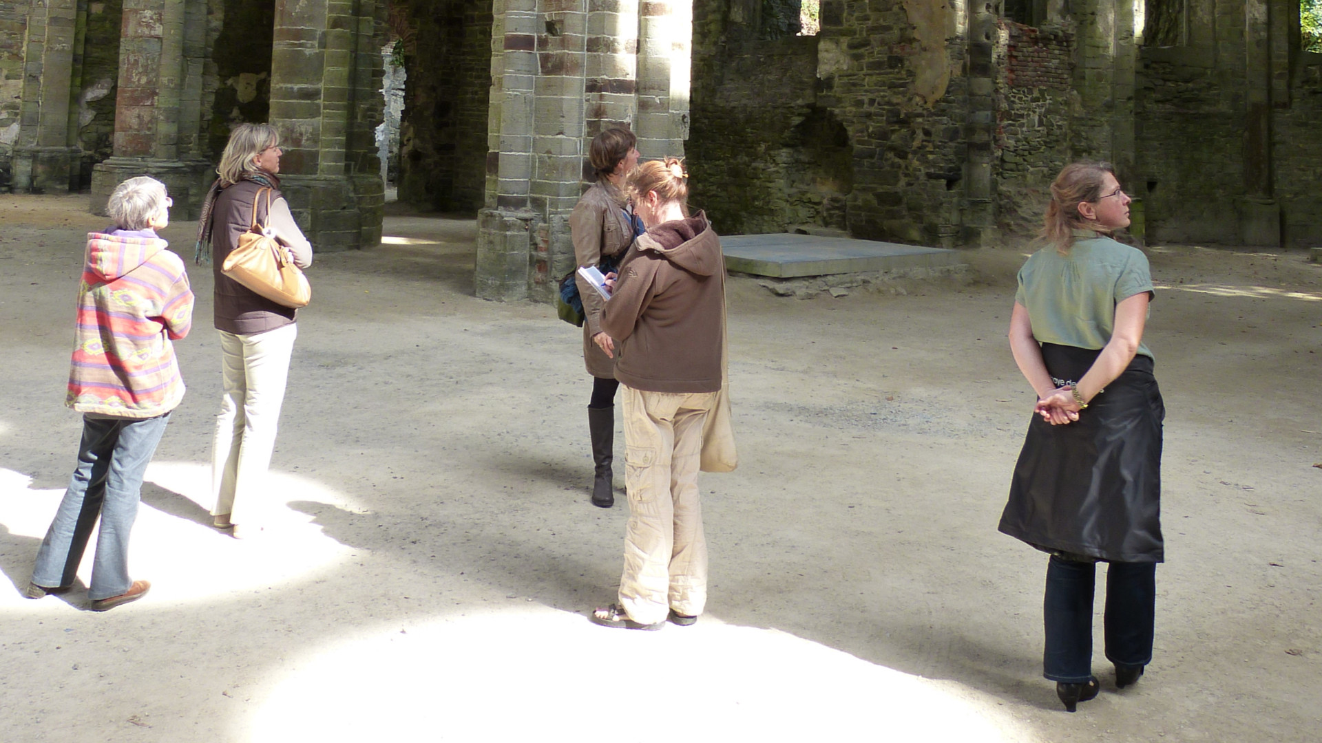 Visiter l'abbaye de Villers en groupe